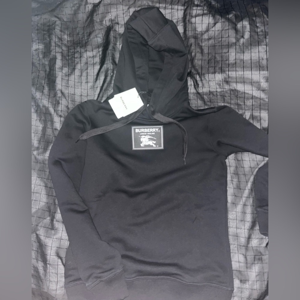 Authentic new with tags burberry hoodie sweatshirt in black sz small